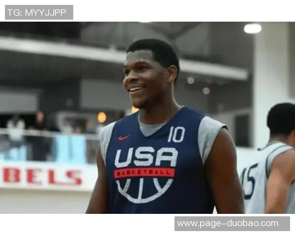 爱德华兹上半场表现亮眼13投7中斩获16分助球队争胜