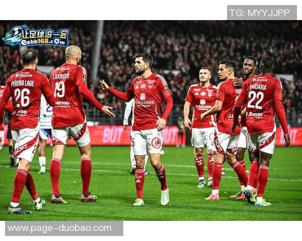 埃因霍温连胜势不可挡荷甲赛场如同单机游戏般精彩 埃因霍温连胜势不可挡荷甲赛场如同单机游戏般精彩